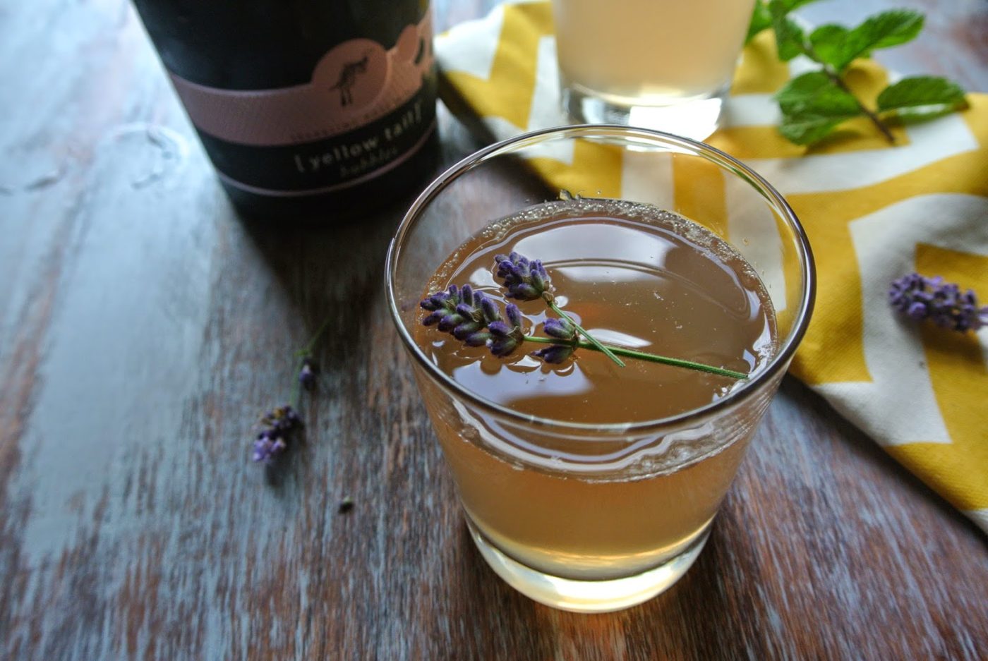 Sparkling Lavender Lemonade | Eat.Drink.Frolic.
