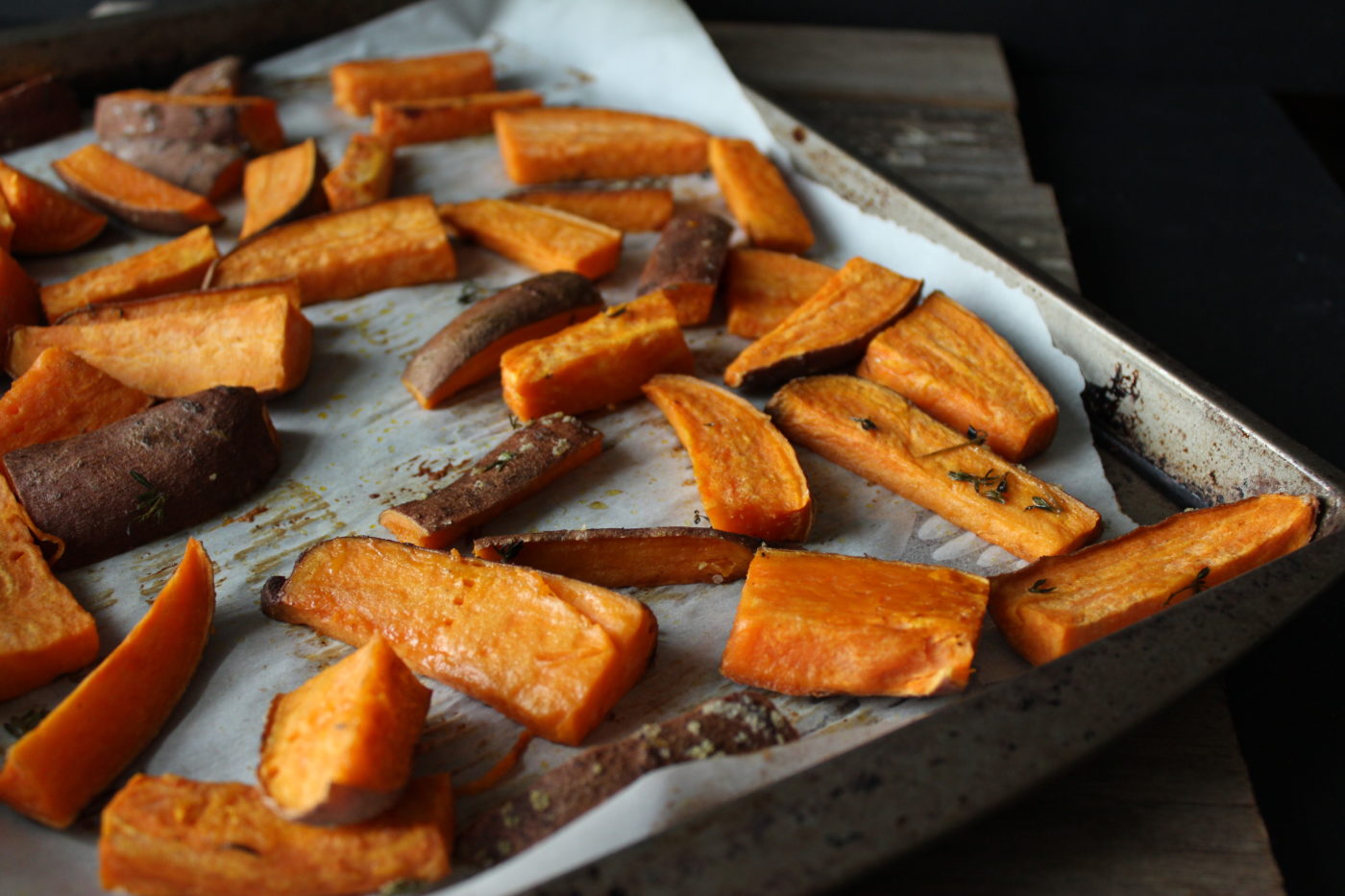 Simple herb roasted sweet potatoes | Eat.Drink.Frolic.