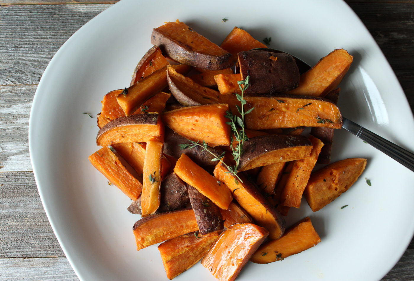 Simple herb roasted sweet potatoes | Eat.Drink.Frolic.