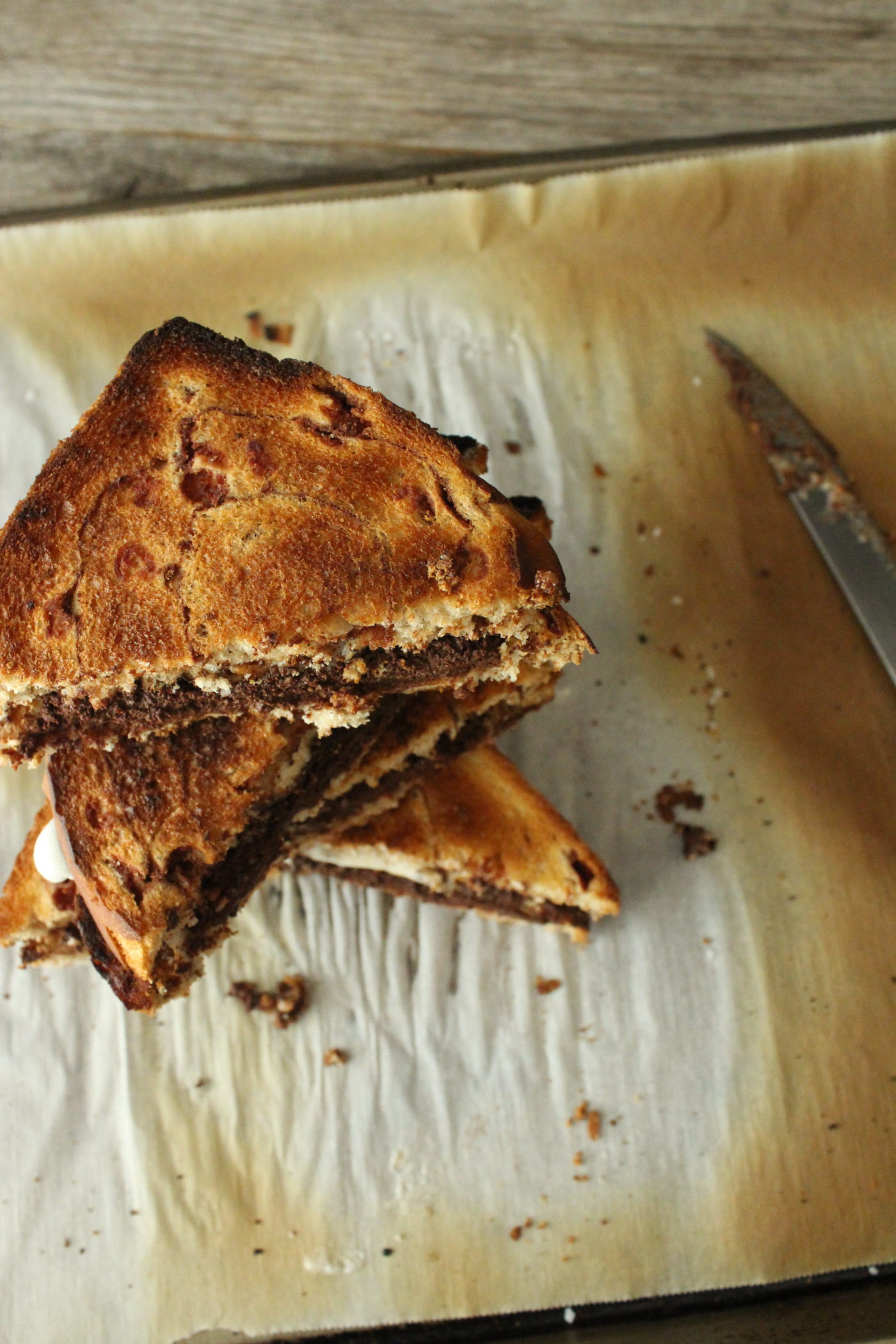 Burnt cinnamon toast s'mores | Eat.Drink.Frolic.