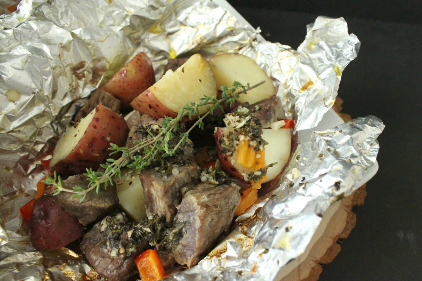 Easy steak foil packets with garlic and herb butter | Eat.Drink.Frolic.