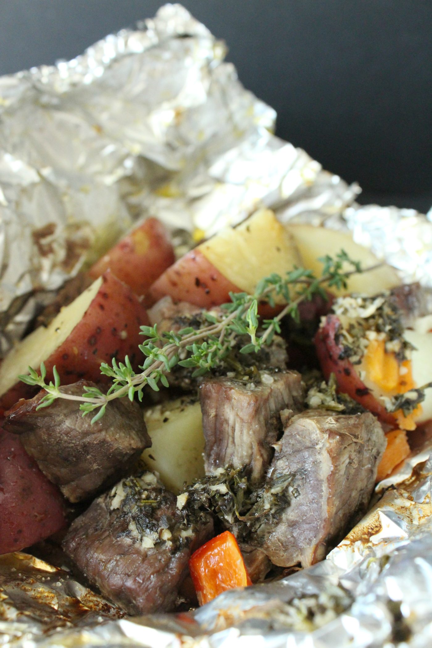 Easy steak foil packets with garlic and herb butter | Eat.Drink.Frolic.